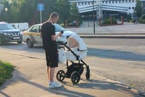 Более 11 тысяч отцов находятся в отпуске по уходу за ребенком в Москве и области