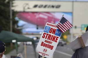 Boeing подал иск против профсоюза и бастующих работников