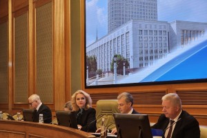 Соцпартнеры обсудили введение надбавки к окладам северян