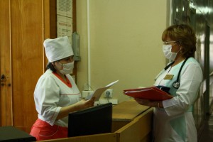 Зарплатные предложения в сфере здравоохранения выросли на 20% из-за дефицита кадров