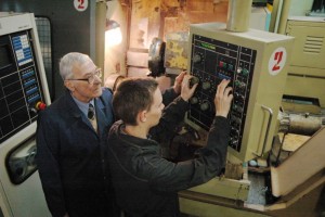 Госдума утвердила выплаты за наставничество