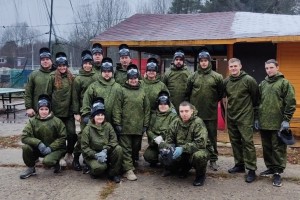 На ЛиАЗе прошел профсоюзный турнир по пейнтболу для мам и пап