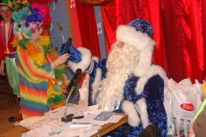 Почти 40% россиян в новогодние каникулы будут работать