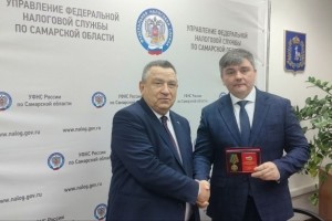 Профсоюз работников госучреждений Самарской области вручил медали «За содействие СВО»