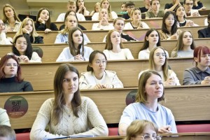 Саратовские беременные студентки получат единовременную выплату в 100 тысяч рублей