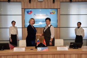 Алтайский край: профсоюз работников госучреждений подписал отраслевое соглашение с отделением Соцфонда