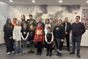 ППО Северных электрических сетей организовала для своих сотрудников и их детей экскурсию в клуб «Ямал Патриот»