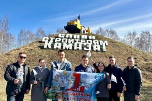 Первомай в движении: молодежь логистического центра КАМАЗа устроила праздничный автопробег