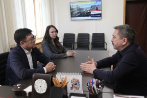 Лидеры профсоюзов Кыргызстана и России обсудили права трудовых мигрантов и создание «цифровых профсоюзов»