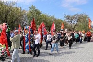 Работники АЗ «УРАЛ» почтили память Героев у монумента «Скорбящая мать»