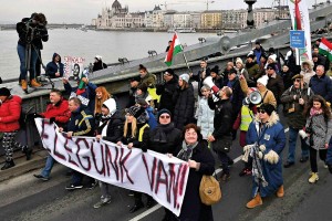 Венгрия. Профсоюзы цвета паприки