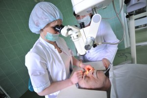 По количеству сверхурочных часов лидируют врачи и учителя