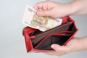 Выросло число россиян, получающих зарплату ниже МРОТ