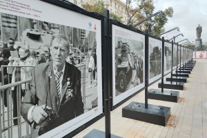 Работы фотокора "Солидарности" вошли в экспозицию в честь 80-летия Победы