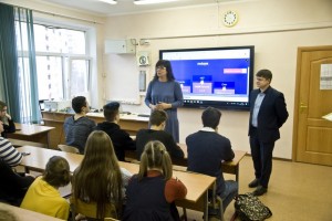 С 1 сентября зарплаты московских педагогов повысят на 24%