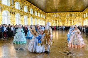 Первокурсникам СПбГУП торжественно вручили студенческие билеты