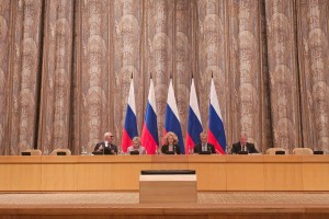 Вечер начинал быть двухтомным