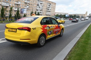 Контроль за самозанятыми таксистами предлагают передать агрегаторам