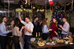 Бизнес урезает новогодние корпоративы