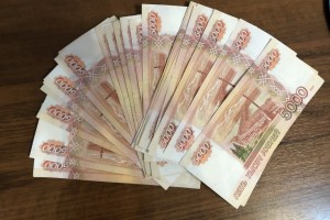 В бюджетах более половины российских регионов дефицит средств