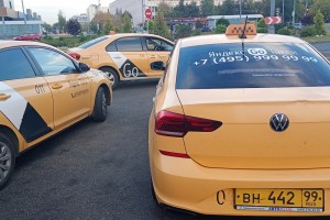 Госдума смягчила требования к автомобилям для самозанятых таксистов