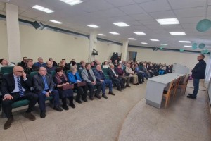 Профсоюз организовал встречу трудового коллектива с собственником Жешартского фанерного комбината