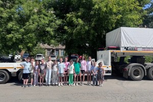 Детский профсоюзный конкурс рисунков в ППО ПАО "УРАЛАВТОПРИЦЕП" завершился экскурсией на завод