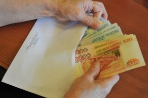 Все больше россиян хранит деньги в наличных