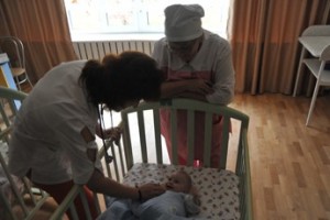 Судимые по “нетяжким” смогут усыновлять