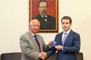 Министр на связи