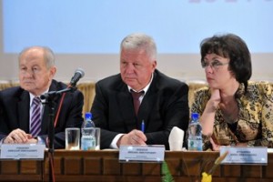 За труд, достойный человека!