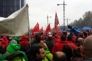 Красно-зелено-синяя волна