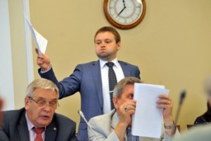 Пожилые. Мобильные. Разные