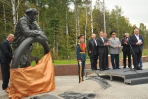 Героям-автомобилистам посвящается