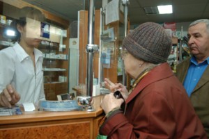 Депутаты балансируют между фармацевтами и больными