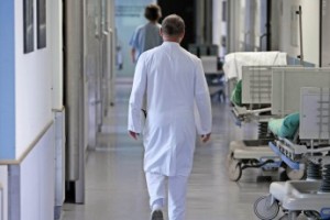 Профсоюзы Северной Осетии считают, что массовые увольнения не вернут главврача