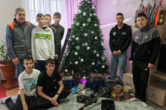 Подарки детям с особенностями развития вручили от подразделения "первички" АВТОВАЗа