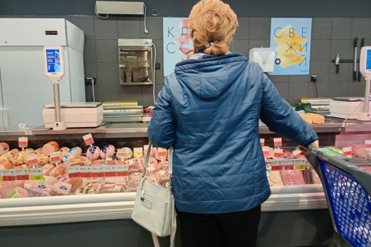 Доля расходов россиян на еду достигла максимума за 18 лет