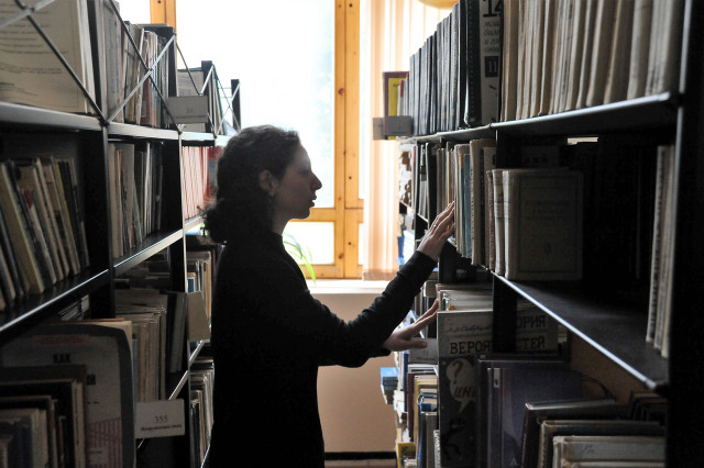 Сколько нужно уволить библиотекарей, чтобы выполнить указ президента?