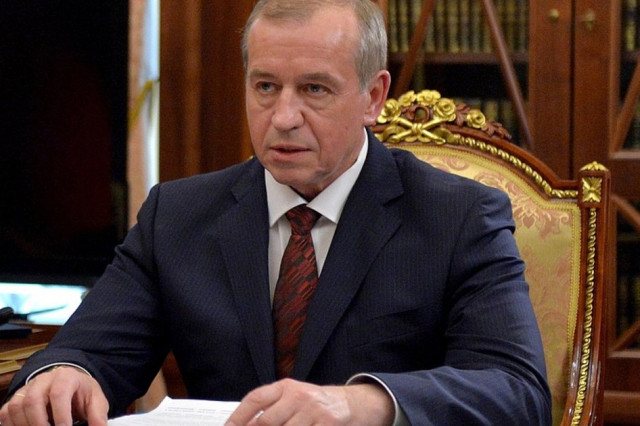 Иркутский губернатор поднял себе зарплату ради бюджетников