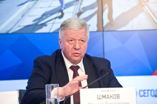 Шмаков рассказал об обсуждении вопроса о введении четырехдневной рабочей недели