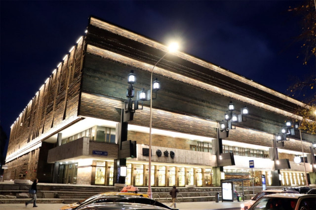 Шум за сценой