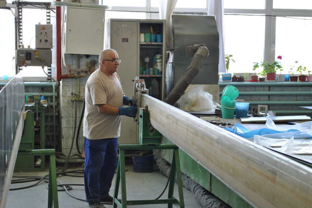 Пожилым работающим россиянам оформят больничные