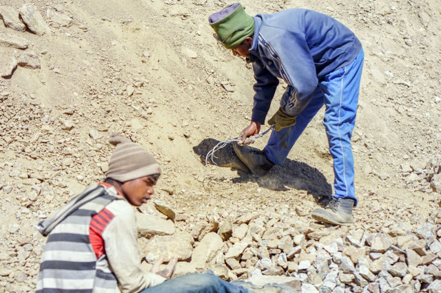 В кандалах и без