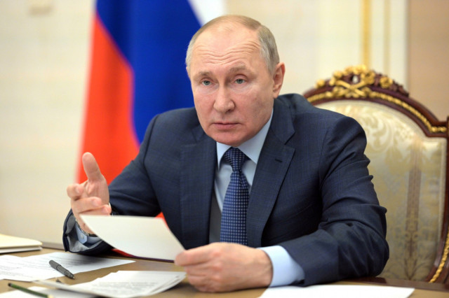 Путин объявил о новых выплатах семьям с детьми