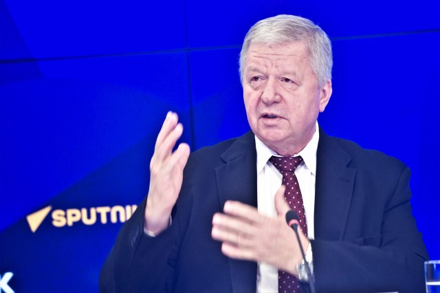 Михаил Шмаков о сокращенной рабочей неделе: закрыть эту тему не удастся