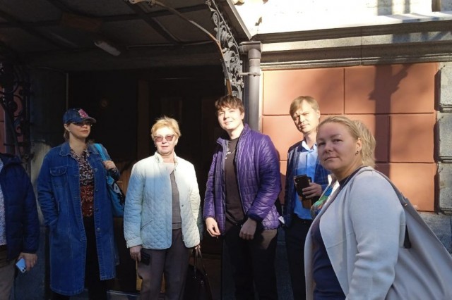 В Санкт-Петербурге профсоюзных работников не пускают на их рабочие места во Дворец труда В Санкт-Петербурге профсоюзных работников не пускают на их рабочие места во Дворец труда