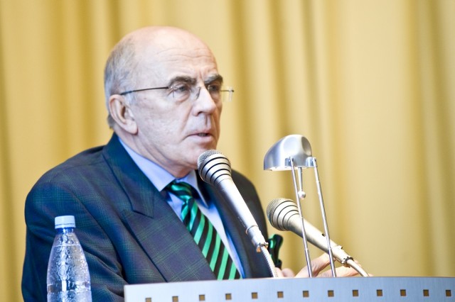 Академик РАН Роберт Нигматулин выступил в защиту отстраненного от должности ректора СПбГУП Запесоцкого Академик РАН Роберт Нигматулин выступил в защиту отстраненного от должности ректора СПбГУП Запесоцкого