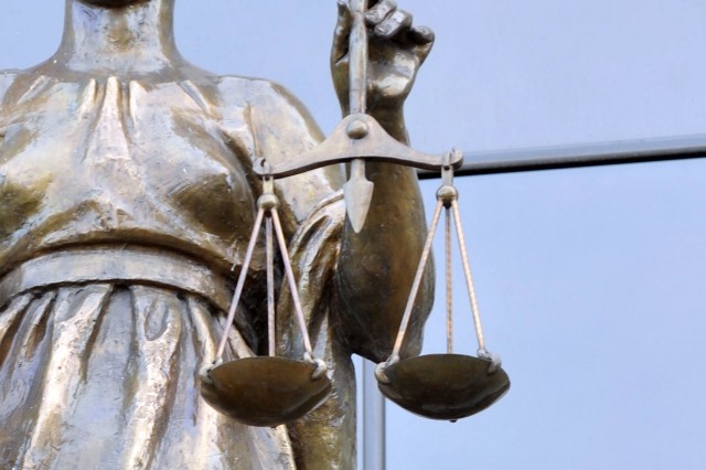 Юристы - о процессе против СПбГУП и ФНПР Юристы - о процессе против СПбГУП и ФНПР