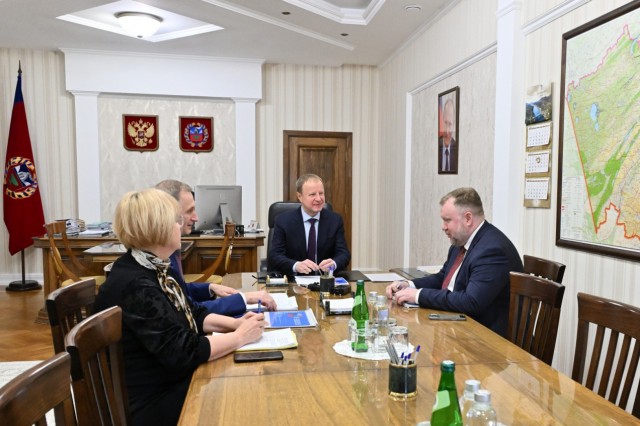 Алтайский край: на встрече с губернатором профлидер обозначил «болевые точки» Алтайский край: на встрече с губернатором профлидер обозначил «болевые точки»